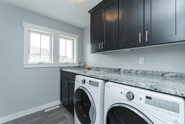 927 Southwell Enclave NE, Byron, MN 55920