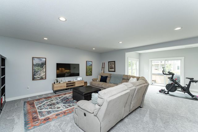 927 Southwell Enclave NE, Byron, MN 55920