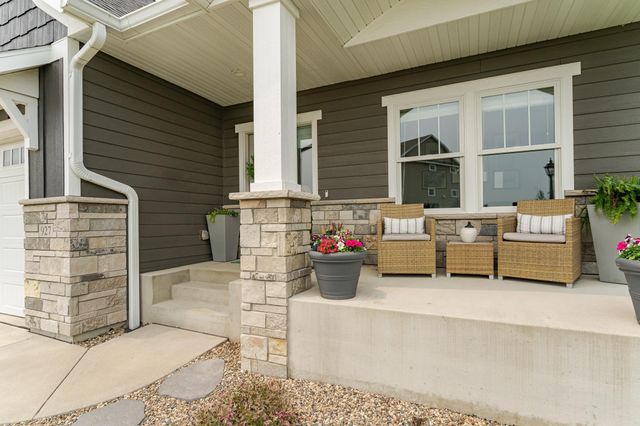 927 Southwell Enclave NE, Byron, MN 55920