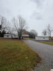 95 Juniper Ln # 11, Calvert City, KY 42029