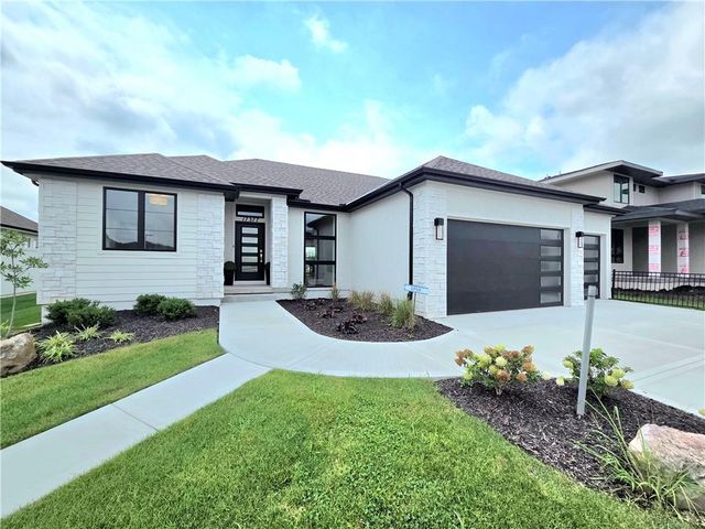 17377 W 169th Terrace, Olathe, KS 66062