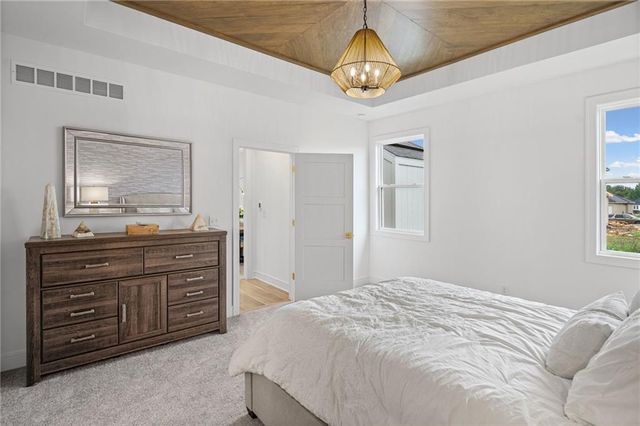 17377 W 169th Terrace, Olathe, KS 66062
