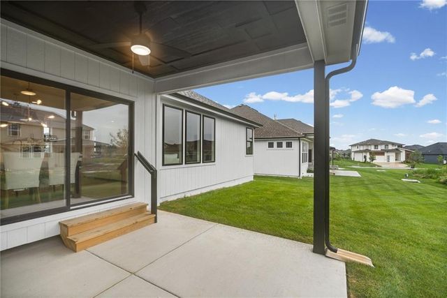 17377 W 169th Terrace, Olathe, KS 66062