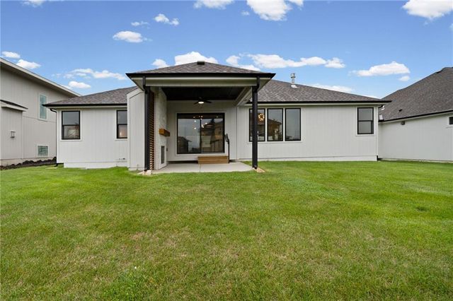 17377 W 169th Terrace, Olathe, KS 66062