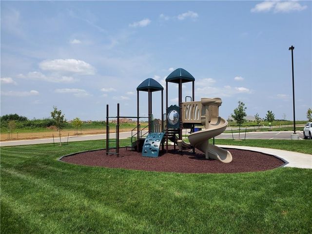 17377 W 169th Terrace, Olathe, KS 66062