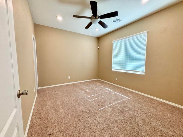 1906 LETIZIA Lane, Belen, NM 87002