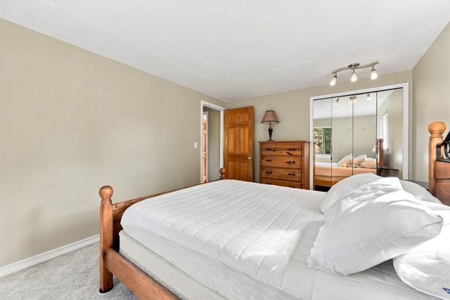 3423 Burwood Lane Lane, Oak Park, MI 48357