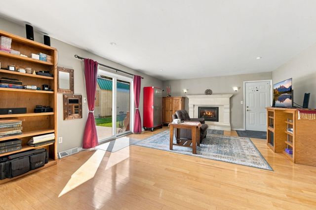 3423 Burwood Lane Lane, Oak Park, MI 48357