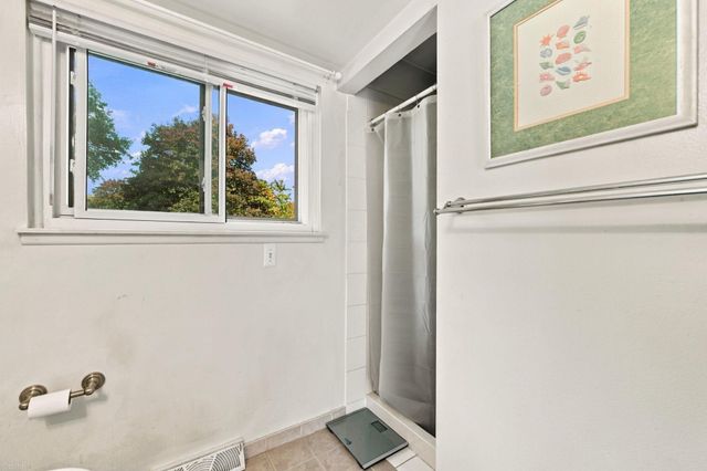 3423 Burwood Lane Lane, Oak Park, MI 48357