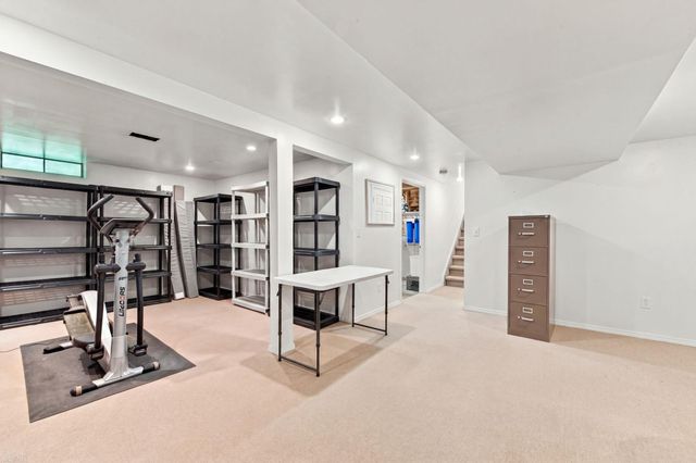 3423 Burwood Lane Lane, Oak Park, MI 48357