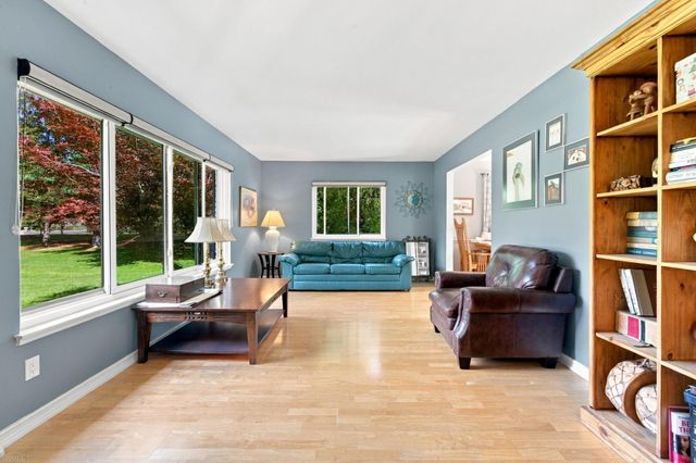 3423 Burwood Lane Lane, Oak Park, MI 48357