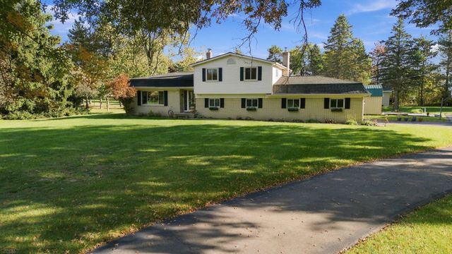 3423 Burwood Lane Lane, Oak Park, MI 48357