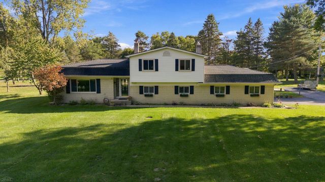 3423 Burwood Lane Lane, Oak Park, MI 48357