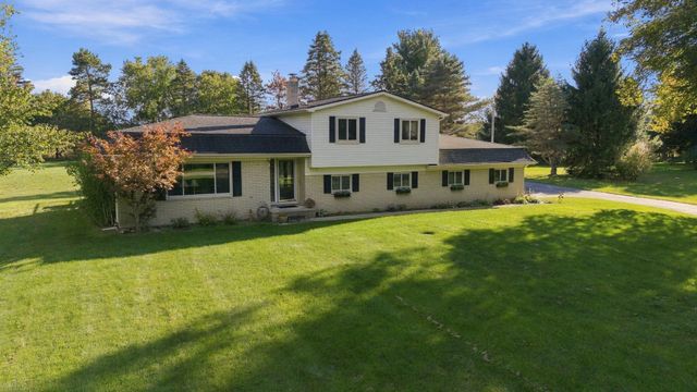 3423 Burwood Lane Lane, Oak Park, MI 48357