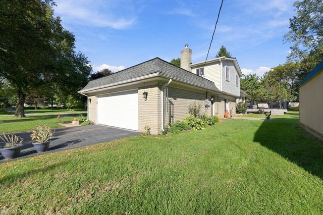 3423 Burwood Lane Lane, Oak Park, MI 48357