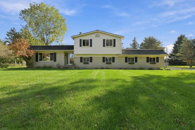 3423 Burwood Lane Lane, Oak Park, MI 48357