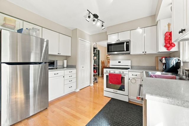 3423 Burwood Lane Lane, Oak Park, MI 48357