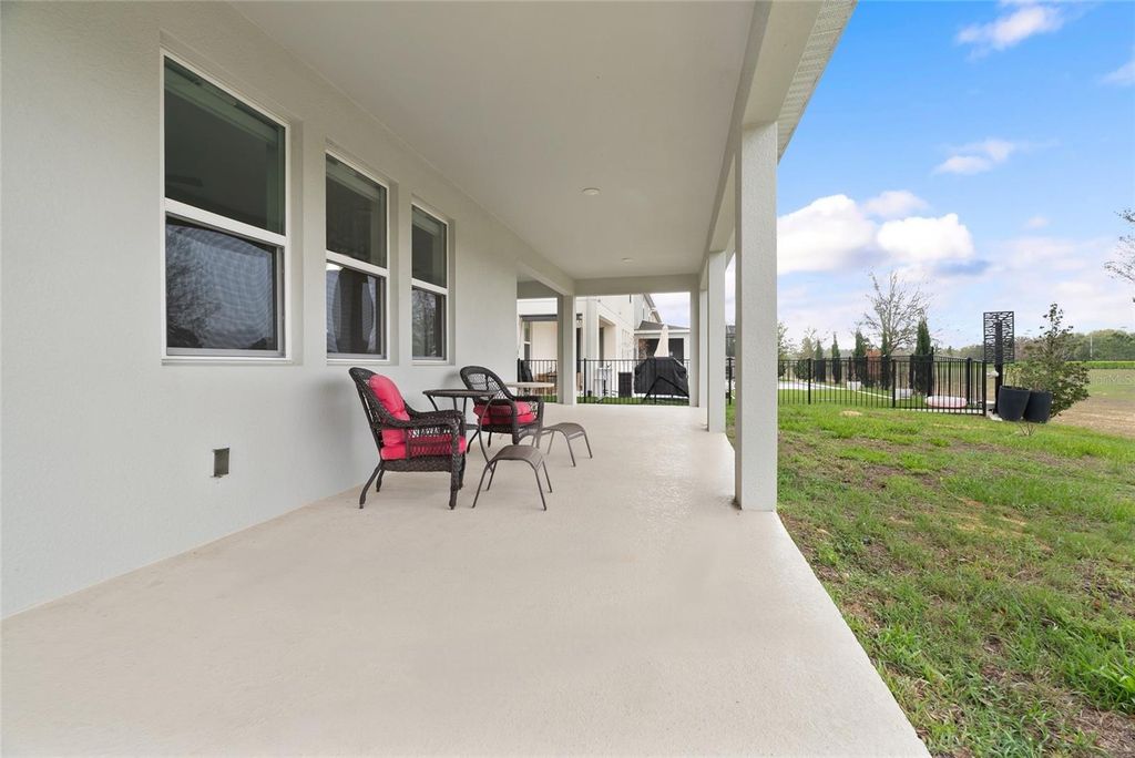 Image 38 of property listing at 693 BIG PINE AVENUE, Minneola, FL 34715