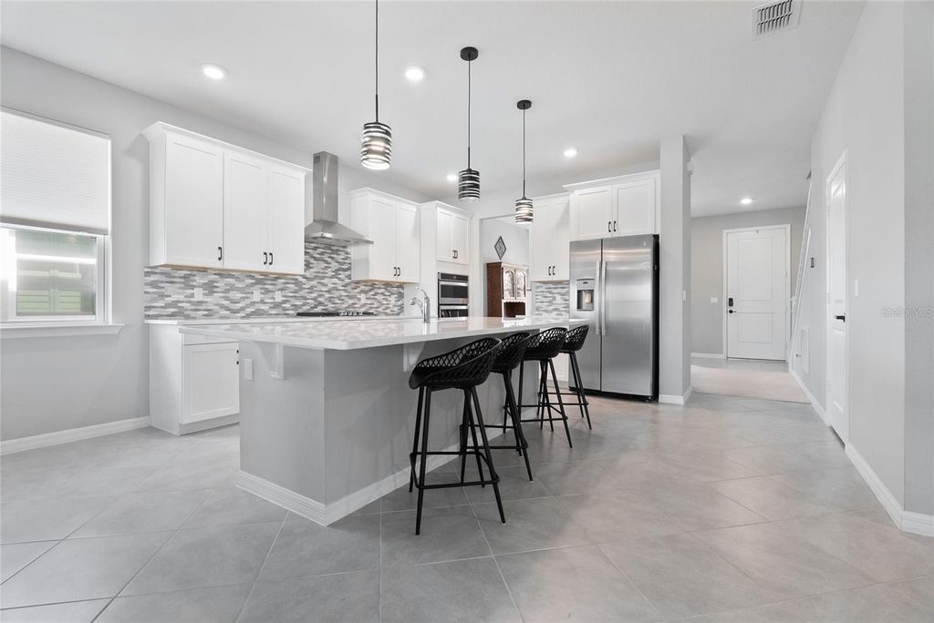 Image 9 of property listing at 693 BIG PINE AVENUE, Minneola, FL 34715