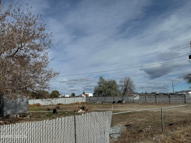 1233 Briggs Lane, Fallon, NV 89406