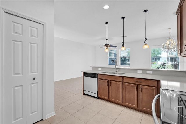 9084 SHEPTON STREET, Orlando, FL 32825