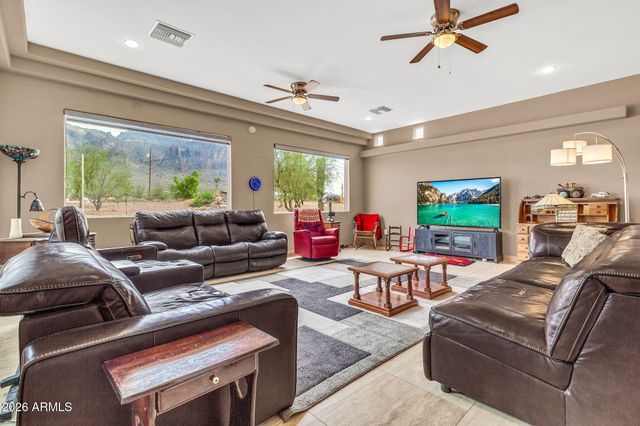 3528 N VAL VISTA Road, Apache Junction, AZ 85119