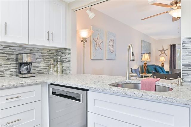 5445 Peppertree DR # 9, Fort Myers, FL 33908