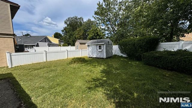 70 Hahn Avenue, Rochelle Park, NJ 07662