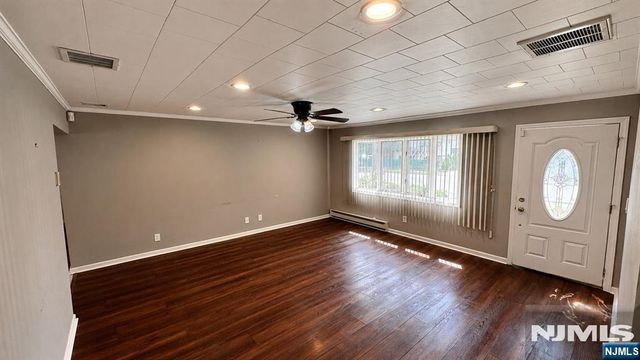 70 Hahn Avenue, Rochelle Park, NJ 07662