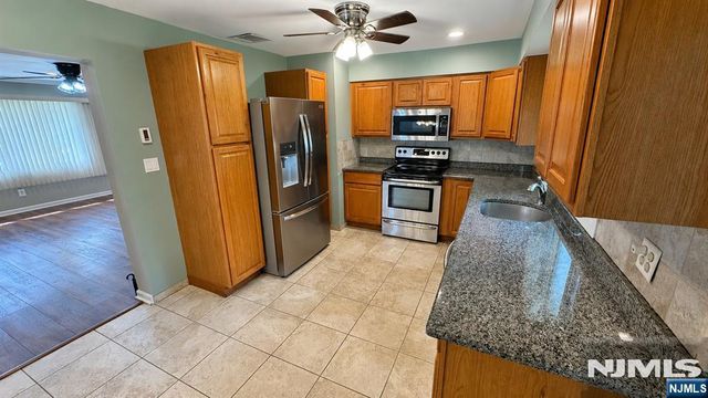 70 Hahn Avenue, Rochelle Park, NJ 07662