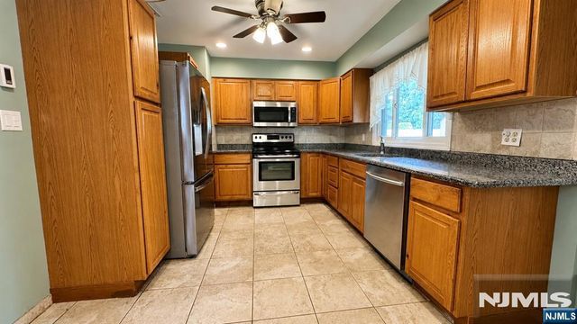70 Hahn Avenue, Rochelle Park, NJ 07662