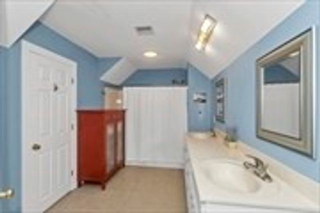 28 Sullivan Blvd A, Oxford, MA 01540