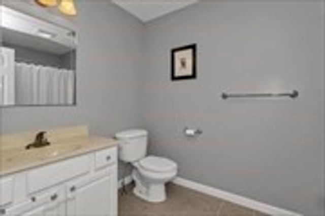 28 Sullivan Blvd A, Oxford, MA 01540