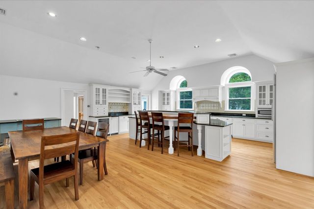 6 Heron Way, Mashpee, MA 02649