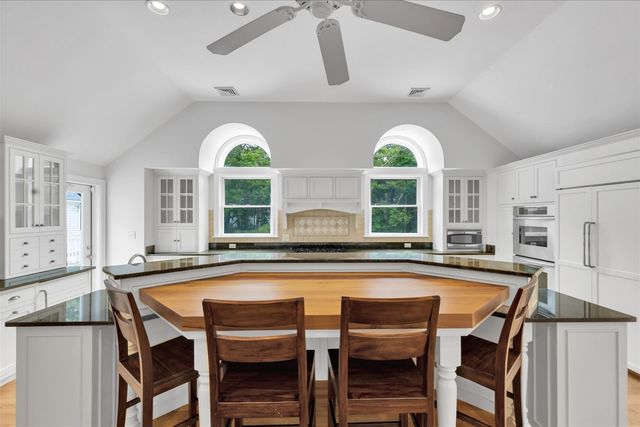 6 Heron Way, Mashpee, MA 02649