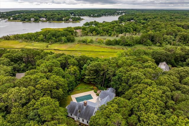 6 Heron Way, Mashpee, MA 02649