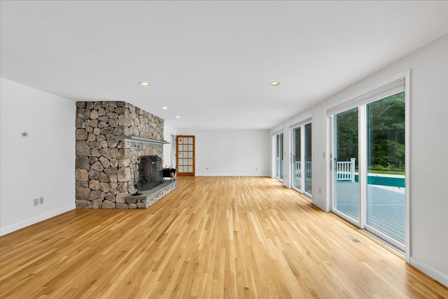 6 Heron Way, Mashpee, MA 02649