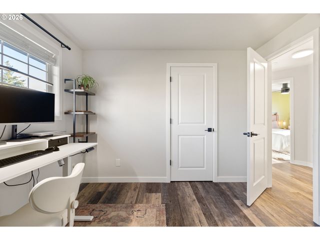 1527 Ne LA MESA Pl, Gresham, OR 97030