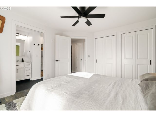 1527 Ne LA MESA Pl, Gresham, OR 97030