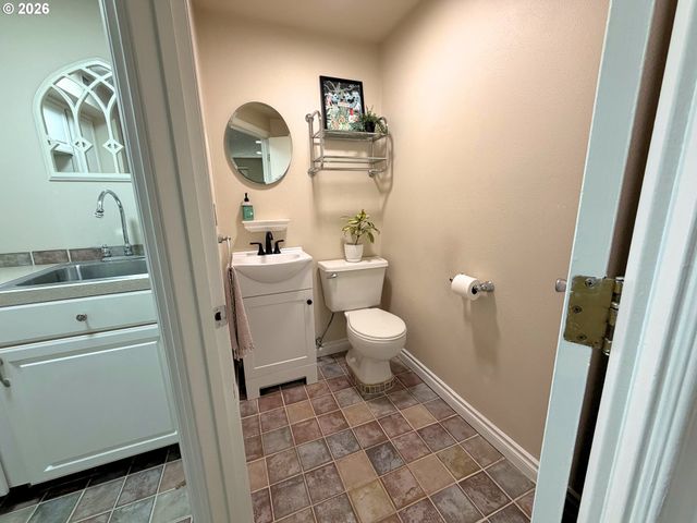 1527 Ne LA MESA Pl, Gresham, OR 97030