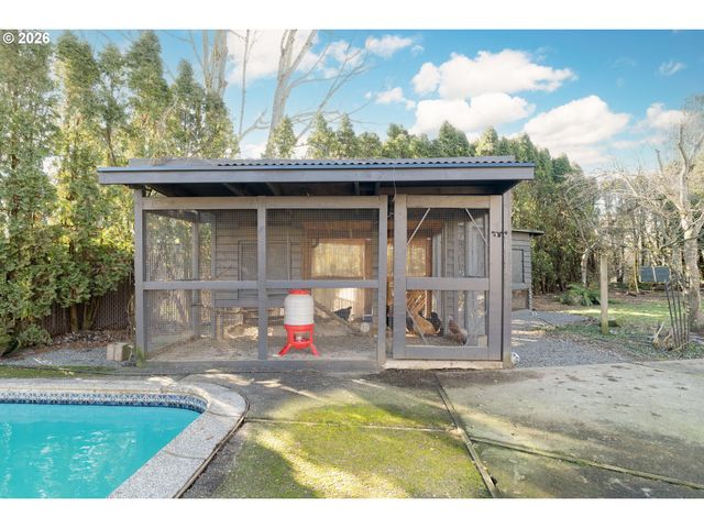 1527 Ne LA MESA Pl, Gresham, OR 97030