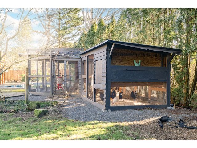 1527 Ne LA MESA Pl, Gresham, OR 97030