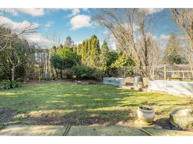 1527 Ne LA MESA Pl, Gresham, OR 97030