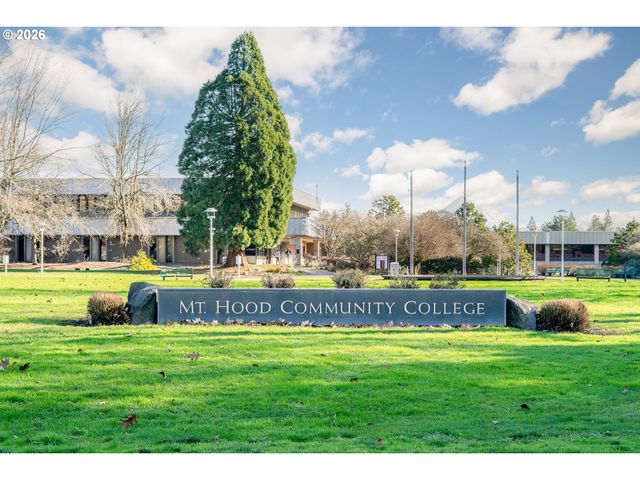1527 Ne LA MESA Pl, Gresham, OR 97030