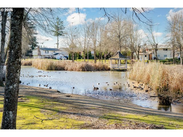 1527 Ne LA MESA Pl, Gresham, OR 97030