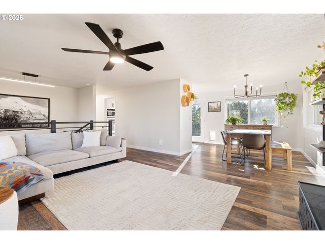 1527 Ne LA MESA Pl, Gresham, OR 97030