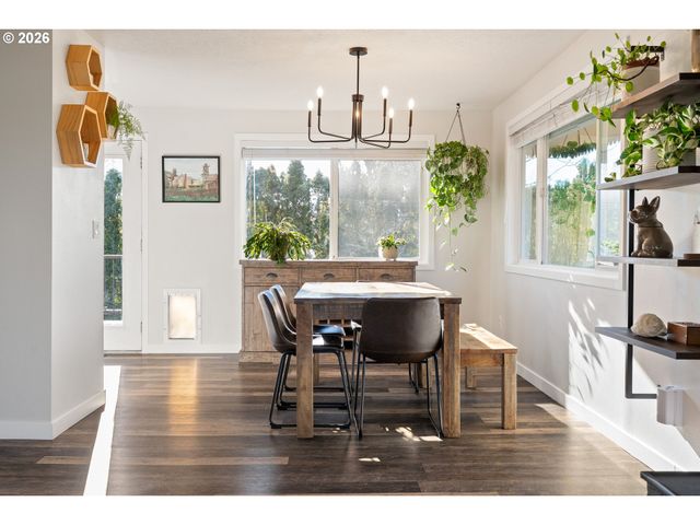 1527 Ne LA MESA Pl, Gresham, OR 97030