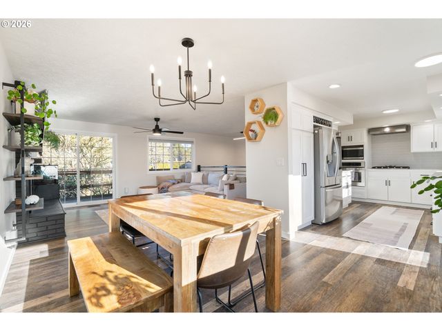 1527 Ne LA MESA Pl, Gresham, OR 97030