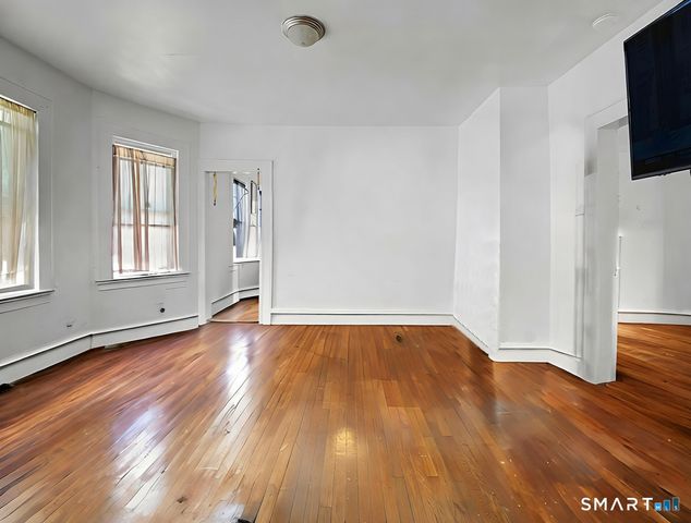 1872 North Avenue 2nd Floor, Bridgeport, CT 06604