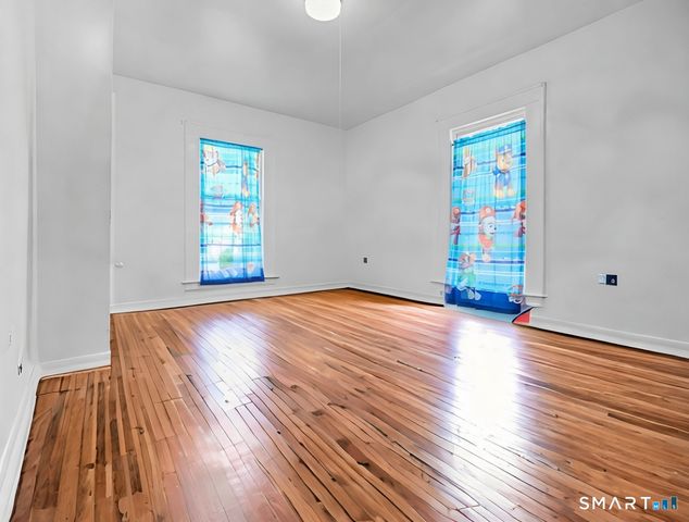 1872 North Avenue 2nd Floor, Bridgeport, CT 06604